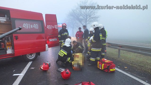 Wypadek drogowy na krajowej 10 w Minikowie. Trzy osoby poszkodowane