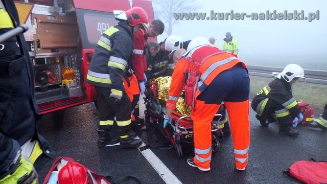 Wypadek drogowy na krajowej 10 w Minikowie. Trzy osoby poszkodowane