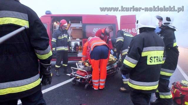 Wypadek drogowy na krajowej 10 w Minikowie. Trzy osoby poszkodowane