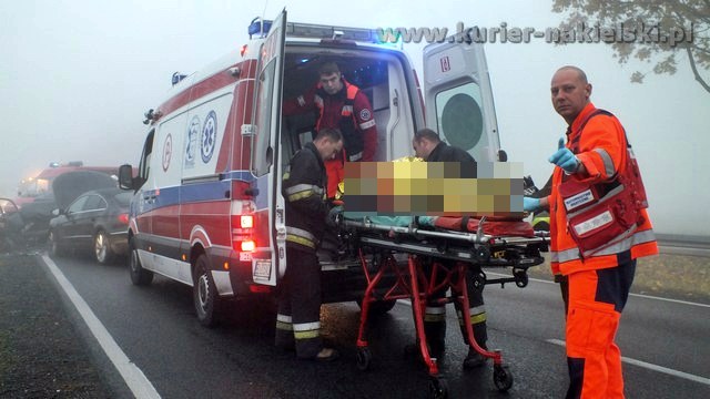 Wypadek drogowy na krajowej 10 w Minikowie. Trzy osoby poszkodowane