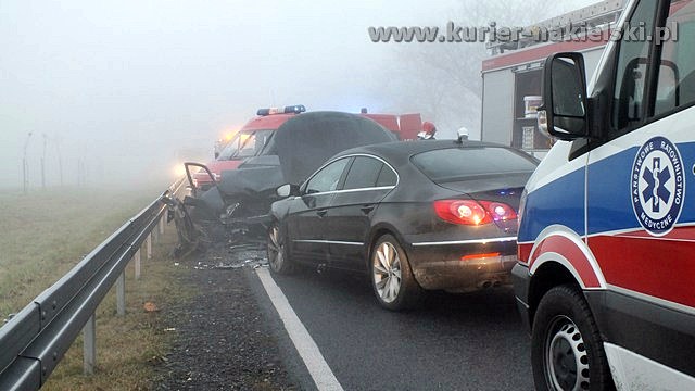 Wypadek drogowy na krajowej 10 w Minikowie. Trzy osoby poszkodowane