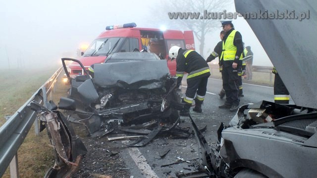 Wypadek drogowy na krajowej 10 w Minikowie. Trzy osoby poszkodowane