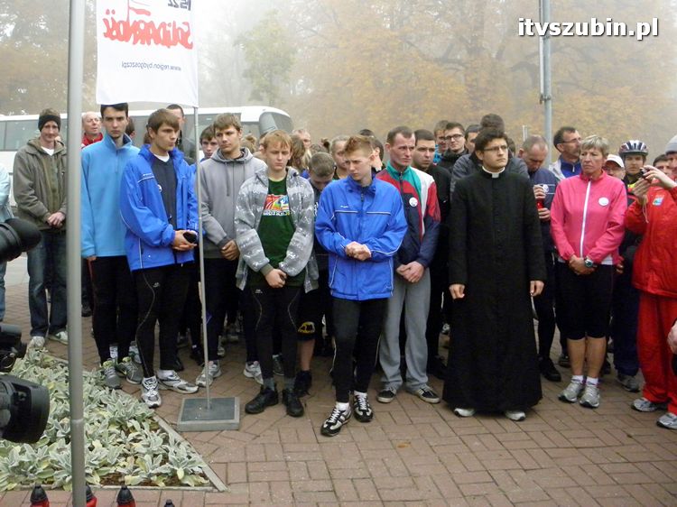 Cztery sztafety reprezentowały powiat nakielski podczas XX Biegu Sztafetowego Śladem Męczeńskiej Drogi bł. ks. Jerzego Popiełuszki