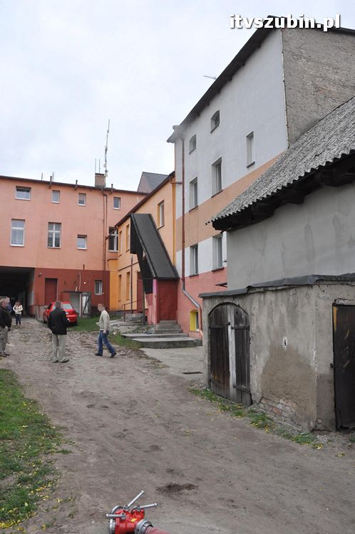 Spalił się fotel w budynku wielorodzinnym