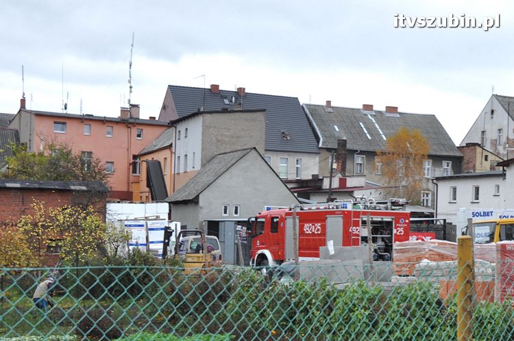 Spalił się fotel w budynku wielorodzinnym