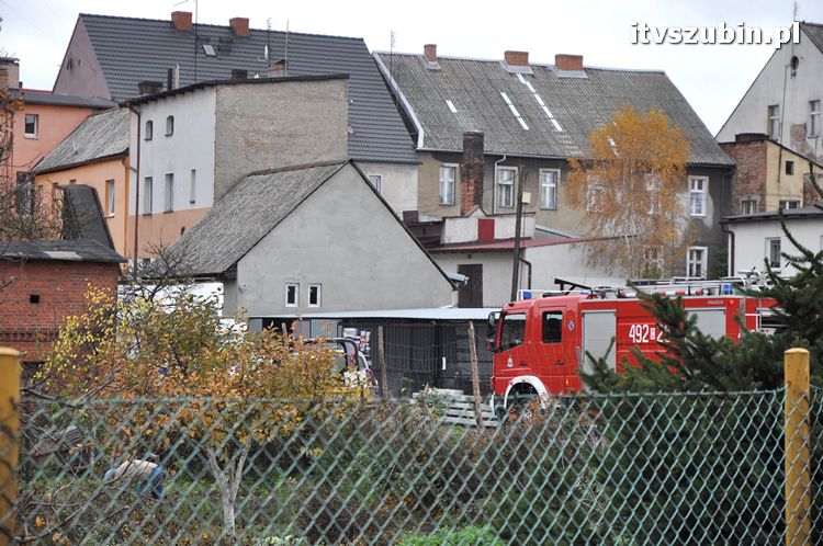 Spalił się fotel w budynku wielorodzinnym