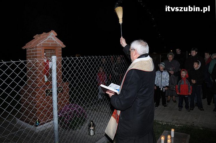 Figurka Serca Pana Jezusa w Szubin Wsi poświęcona