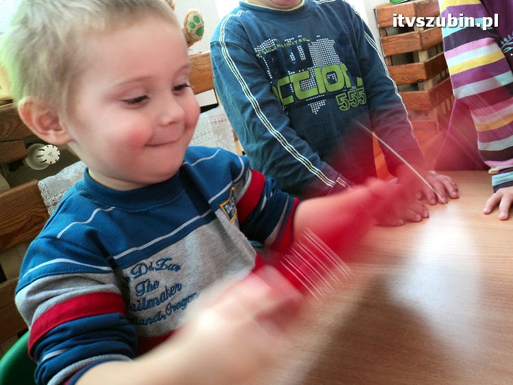 Twórcze Smerfiki z szubińskiego przedszkola nr 2