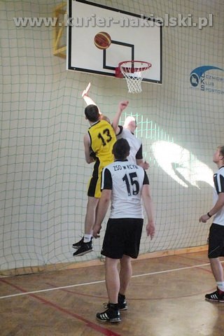 Międzyszkolne Mistrzostwa Powiatu Nakielskiego w Streetballu