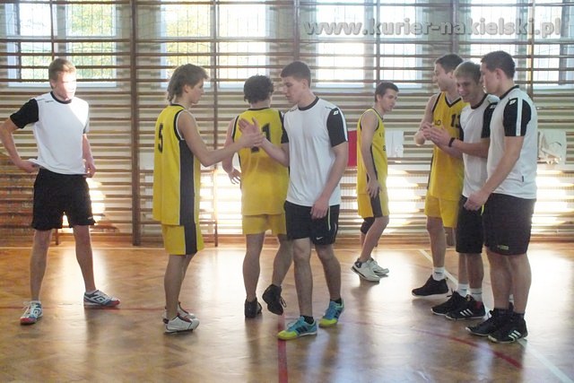 Międzyszkolne Mistrzostwa Powiatu Nakielskiego w Streetballu