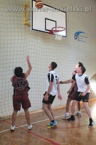 Międzyszkolne Mistrzostwa Powiatu Nakielskiego w Streetballu