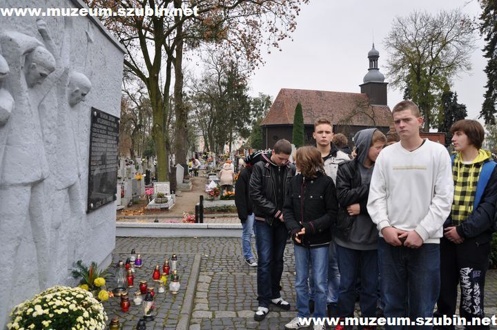 Historia XX wieku na szubińskich Powązkach dla Gimnazjum nr 1