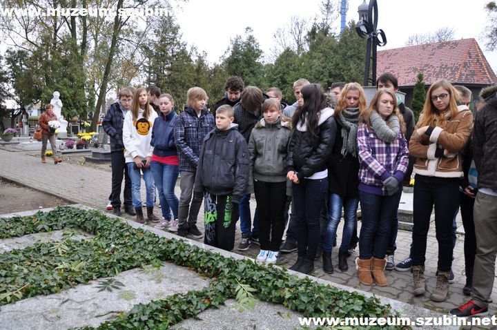 Historia XX wieku na szubińskich Powązkach dla Gimnazjum nr 1