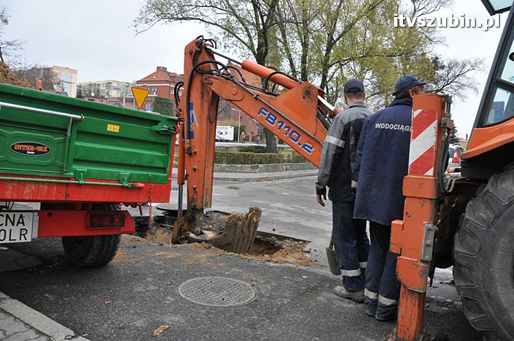 Zapadlisko na ulicy Poprzecznej