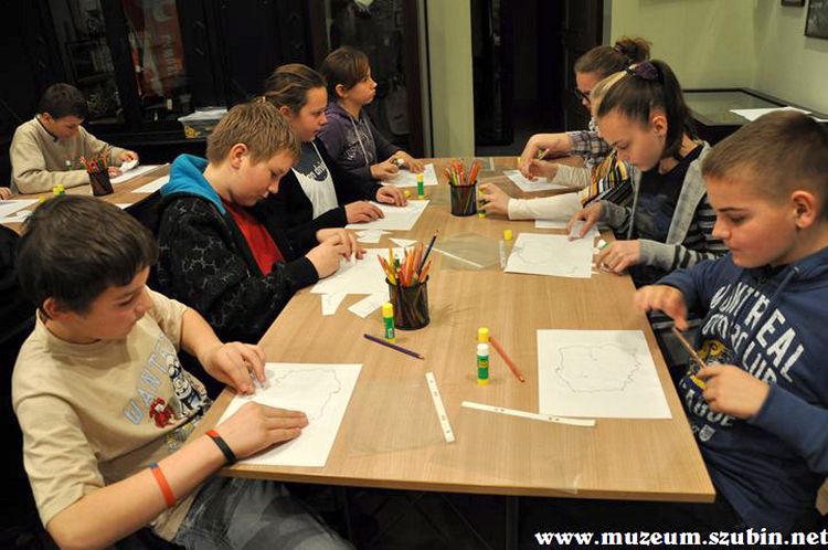 Lekcja muzealna o Święcie Niepodległości dla klas szóstych