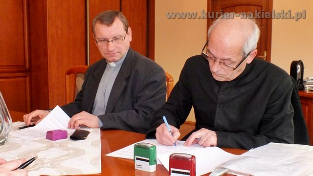 Umowy na prace konserwatorskie z parafiami podpisane