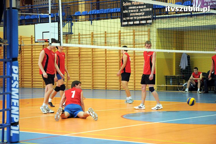 Turniej Piłki Siatkowej o puchar Dyrektora MZOSiR w Szubinie