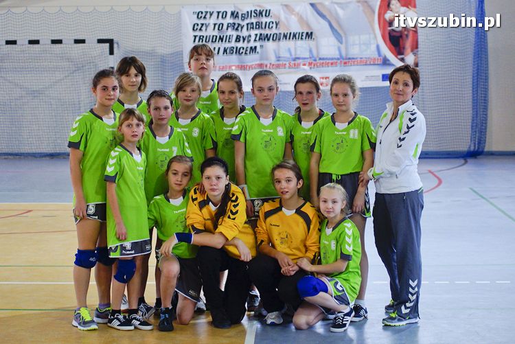 Dominacja piłkarek ręcznych ze Szkoły Podstawowej Nr 1 w Szubinie
