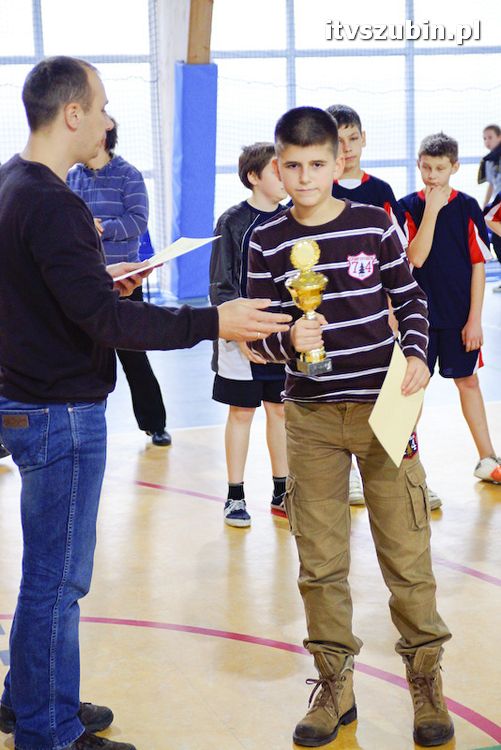 Szkoła Podstawowa nr 1 w Szubinie ma najlepszych piłkarzy ręcznych w powiecie