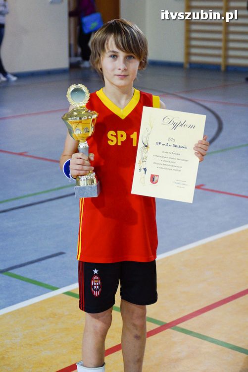 Szkoła Podstawowa nr 1 w Szubinie ma najlepszych piłkarzy ręcznych w powiecie
