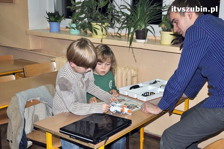 Ożywiamy roboty - kurs robotyki dla uczniów szubińskich podstawówek i gimnazjów