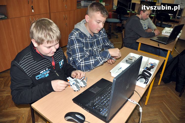 Ożywiamy roboty - kurs robotyki dla uczniów szubińskich podstawówek i gimnazjów