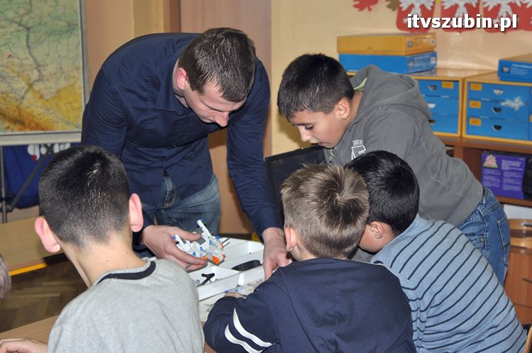 Ożywiamy roboty - kurs robotyki dla uczniów szubińskich podstawówek i gimnazjów