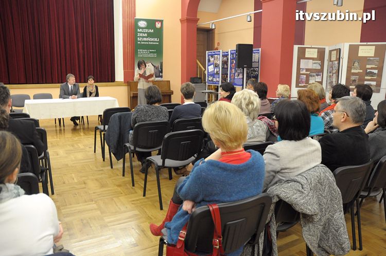 Debata o oświacie w muzealnych murach