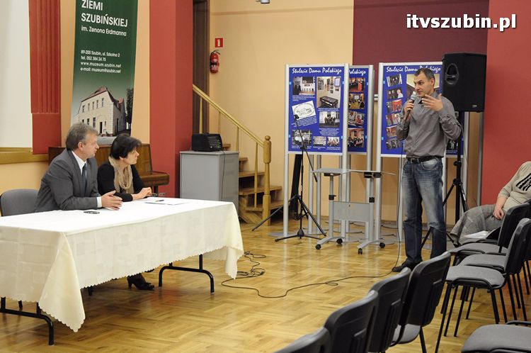 Debata o oświacie w muzealnych murach