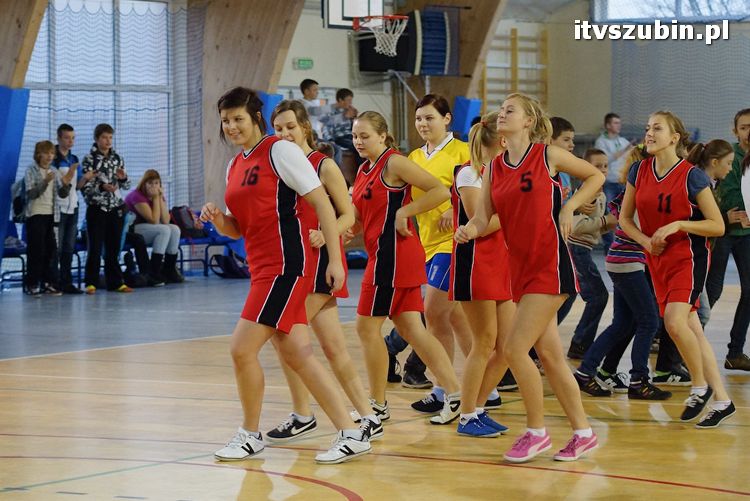 Dziewczęta z szubińskiego liceum mistrzyniami powiatu w piłce ręcznej
