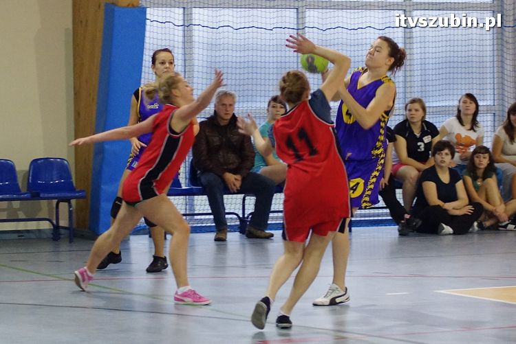 Dziewczęta z szubińskiego liceum mistrzyniami powiatu w piłce ręcznej