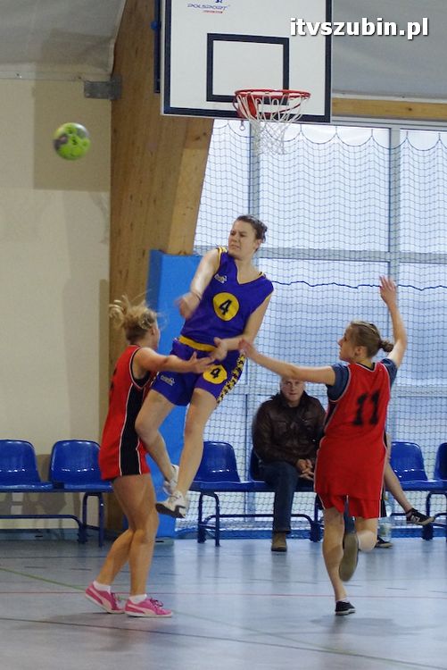 Dziewczęta z szubińskiego liceum mistrzyniami powiatu w piłce ręcznej