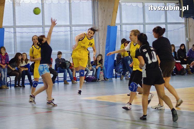 Dziewczęta z szubińskiego liceum mistrzyniami powiatu w piłce ręcznej