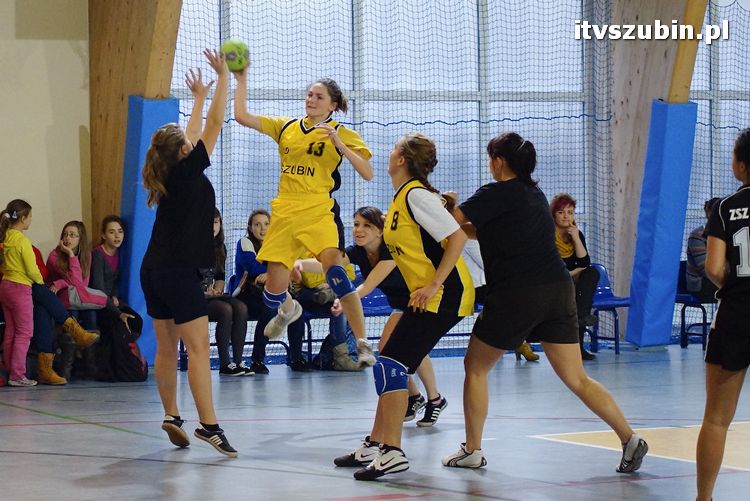 Dziewczęta z szubińskiego liceum mistrzyniami powiatu w piłce ręcznej