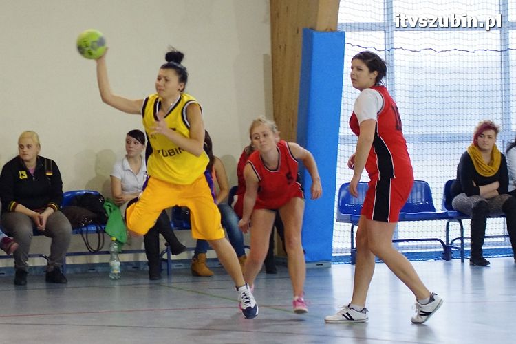 Dziewczęta z szubińskiego liceum mistrzyniami powiatu w piłce ręcznej
