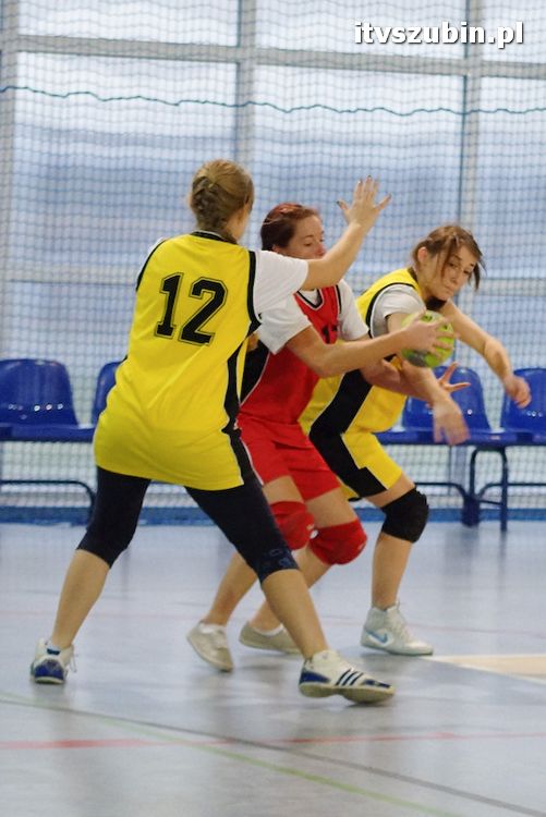 Dziewczęta z szubińskiego liceum mistrzyniami powiatu w piłce ręcznej