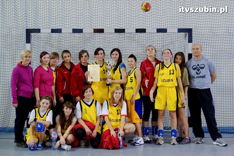 Dziewczęta z szubińskiego liceum mistrzyniami powiatu w piłce ręcznej