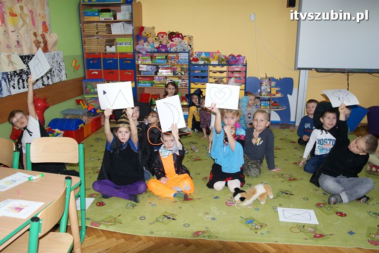 Andrzejkowe wróżby w szubińskiej dwójce