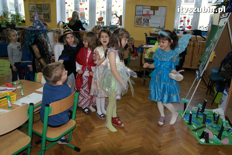 Andrzejkowe wróżby w szubińskiej dwójce