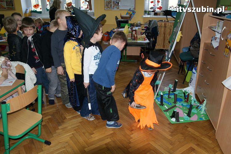 Andrzejkowe wróżby w szubińskiej dwójce