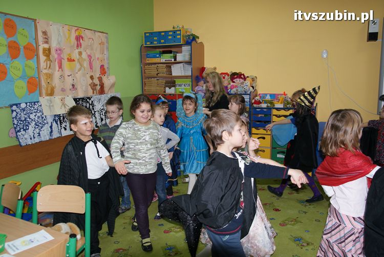 Andrzejkowe wróżby w szubińskiej dwójce