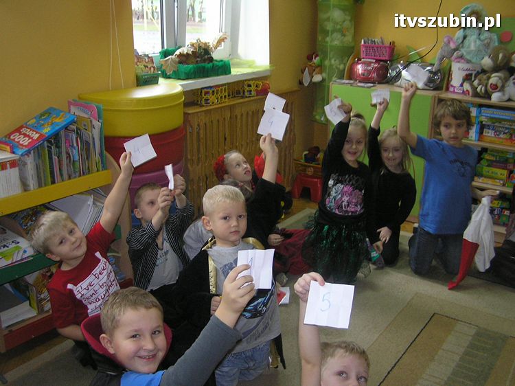 Andrzejkowe wróżby w szubińskiej dwójce