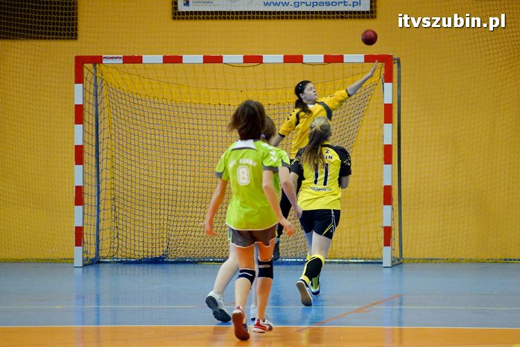 Szczypiornistki z Szubina w półfinale wojewódzkim