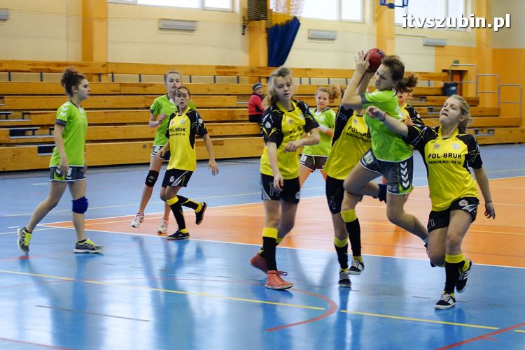 Szczypiornistki z Szubina w półfinale wojewódzkim