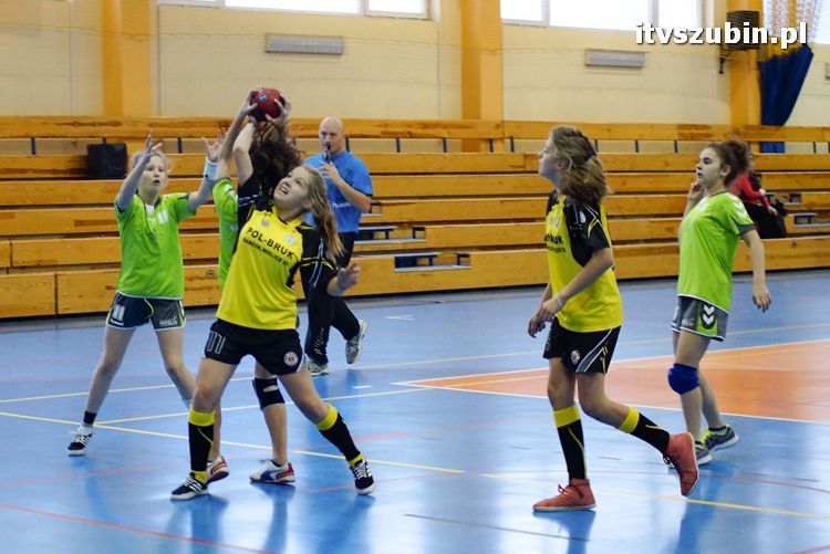 Szczypiornistki z Szubina w półfinale wojewódzkim