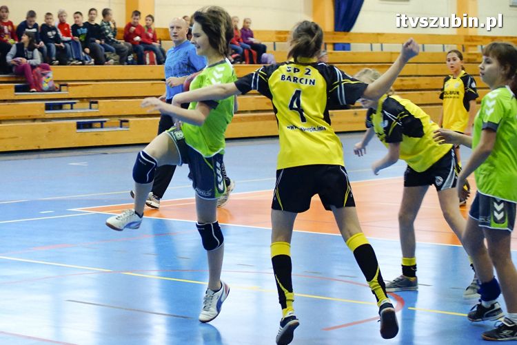 Szczypiornistki z Szubina w półfinale wojewódzkim