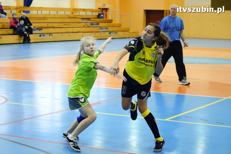 Szczypiornistki z Szubina w półfinale wojewódzkim