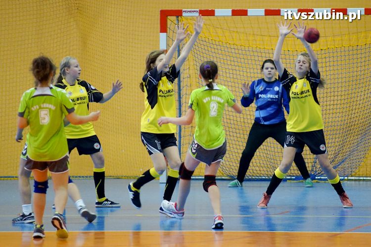 Szczypiornistki z Szubina w półfinale wojewódzkim