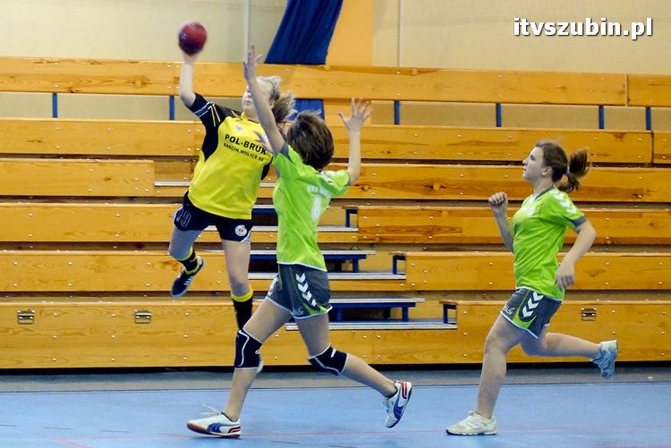 Szczypiornistki z Szubina w półfinale wojewódzkim