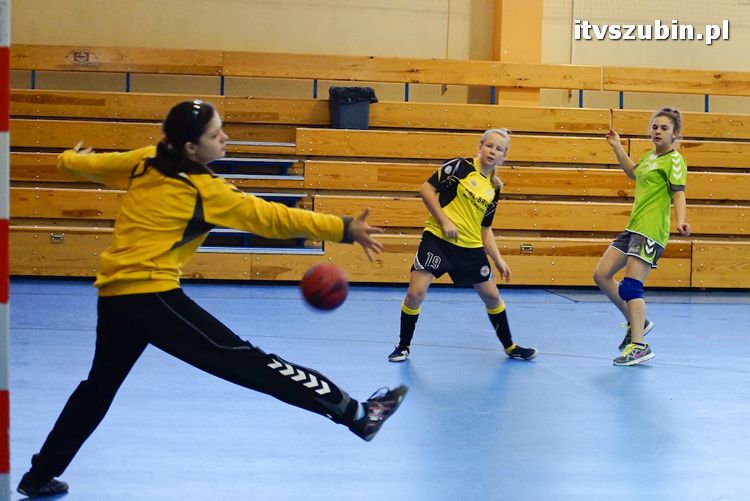 Szczypiornistki z Szubina w półfinale wojewódzkim